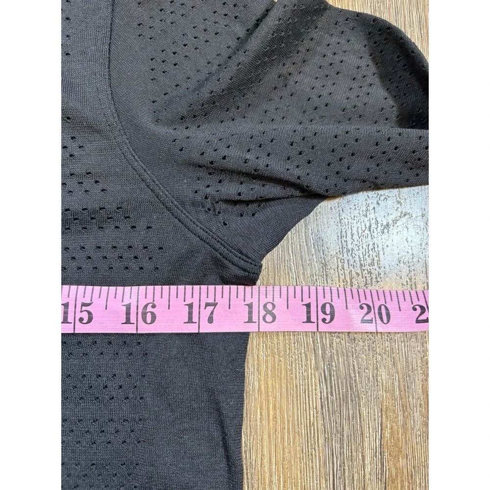 Lululemon Top Breeze By Long Sleeve Squad Perforated Black Womens Sz 6